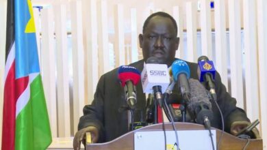 توت قلواك - مستشار رئيس حكومة جنوب السودان للشؤون الامنية.