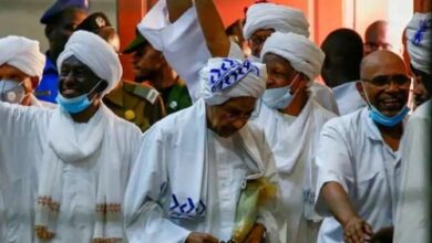 المتهمون في قضية انقلاب 89 خلال احدى جلسات المحكمة