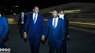 ابي احمد في استقبال حميدتي في اخر زياراته لإثيوبيا
