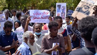 المئات في محيط المحكمة لاظهار دعمهم لتوباك ورفاقه .. الاحد 29 مايو 2022
