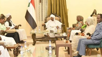 جانب من لقاء حزب الأمة والكتلة الديمقراطية