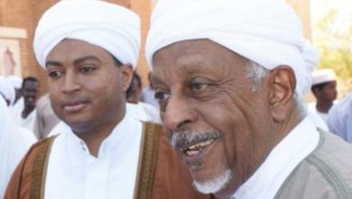 الميرغني وابنه جعفر الصادق مستشار البشير
