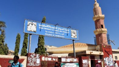 زادت الرسوم الدراسية بالجامعات السودانية بنسبة تجاوزت 200 في المئة (اندبندنت عربية - حسن حامد)