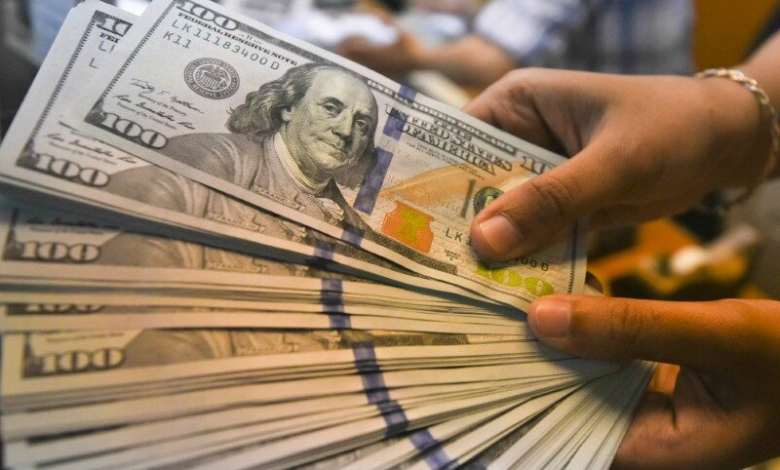 جرى تداول الدولار في السوق الموازية عند 6500 جنيه