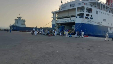 صورة لإحدى البواخر في ميناء سواكن