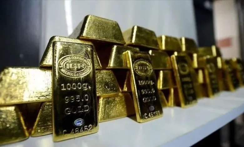 الذهب يهبط دون 4 آلاف دولار للأونصة ويتجه لثاني خسارة شهرية