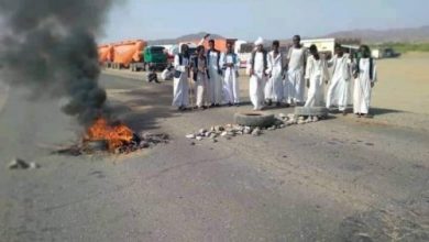 محتجون من البجا يغلقون الطريق القومي عند جبيت ـ 17 سبتمبر 2021