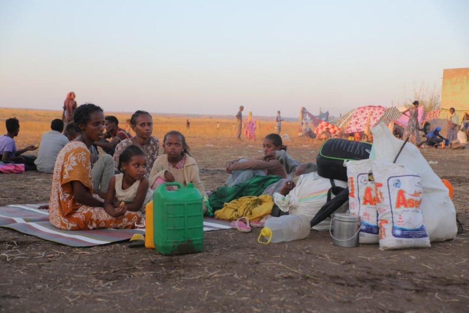 لاجئين إثيوبيين في أحد المعسكرات شرقي السودان