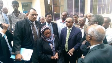 مجموعة من المحامين أمام وزارة العدل