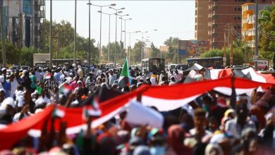 الخرطوم.. المئات يتظاهرون رفضا لاتفاق مرتقب بين المدنيين والعسكر