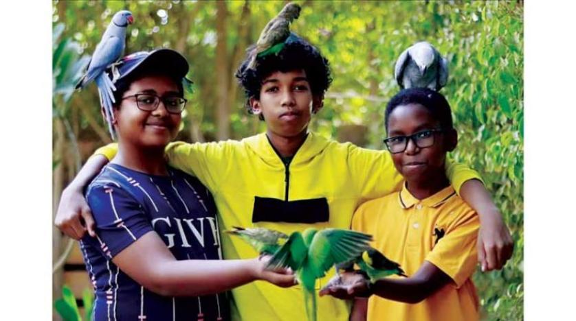 أطفال في «محمية المارشال» للطيور